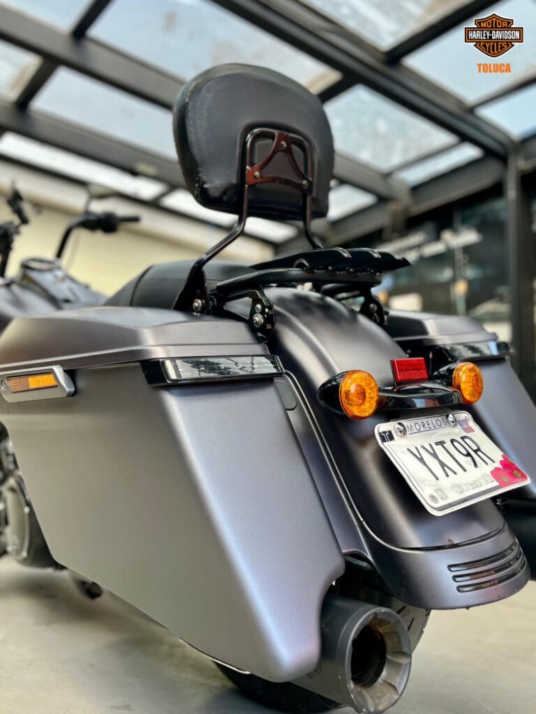 2017 Road King Special 3
