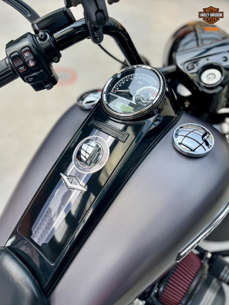 2017 Road King Special 5