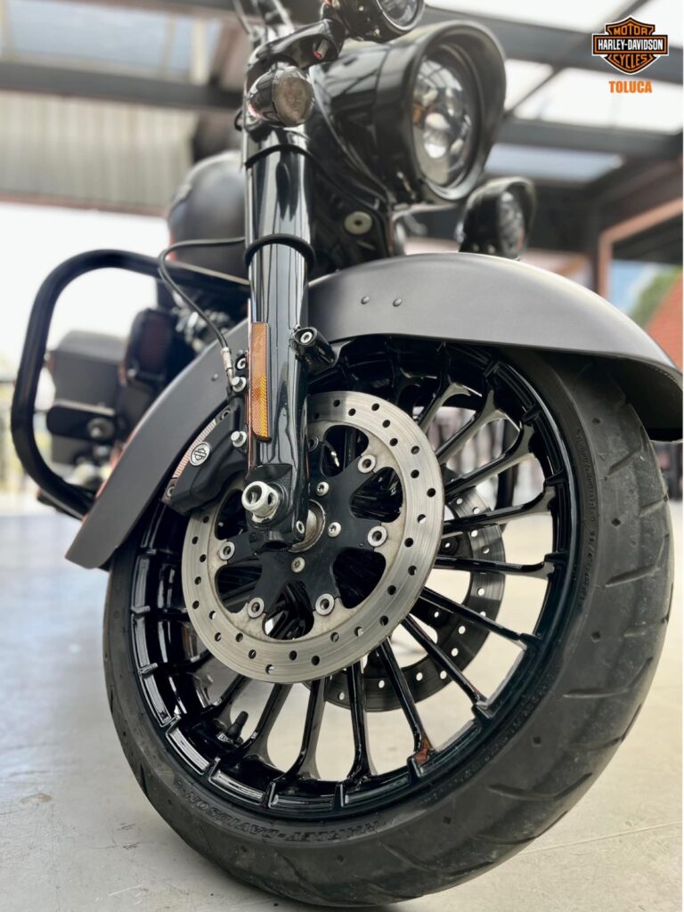 2017 Road King Special 7