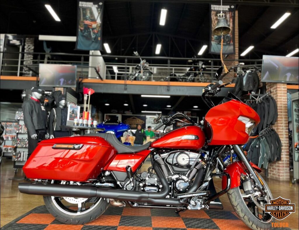 2024 Road Glide 1