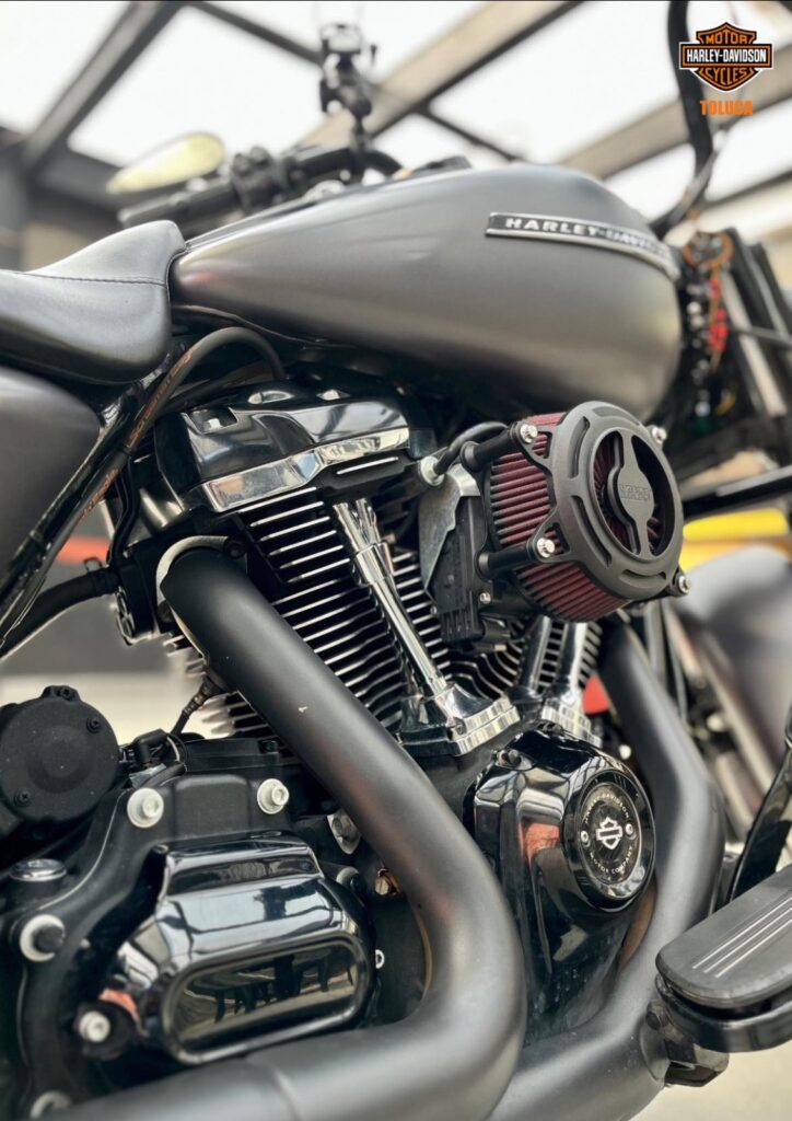 2017 Road King Special 4