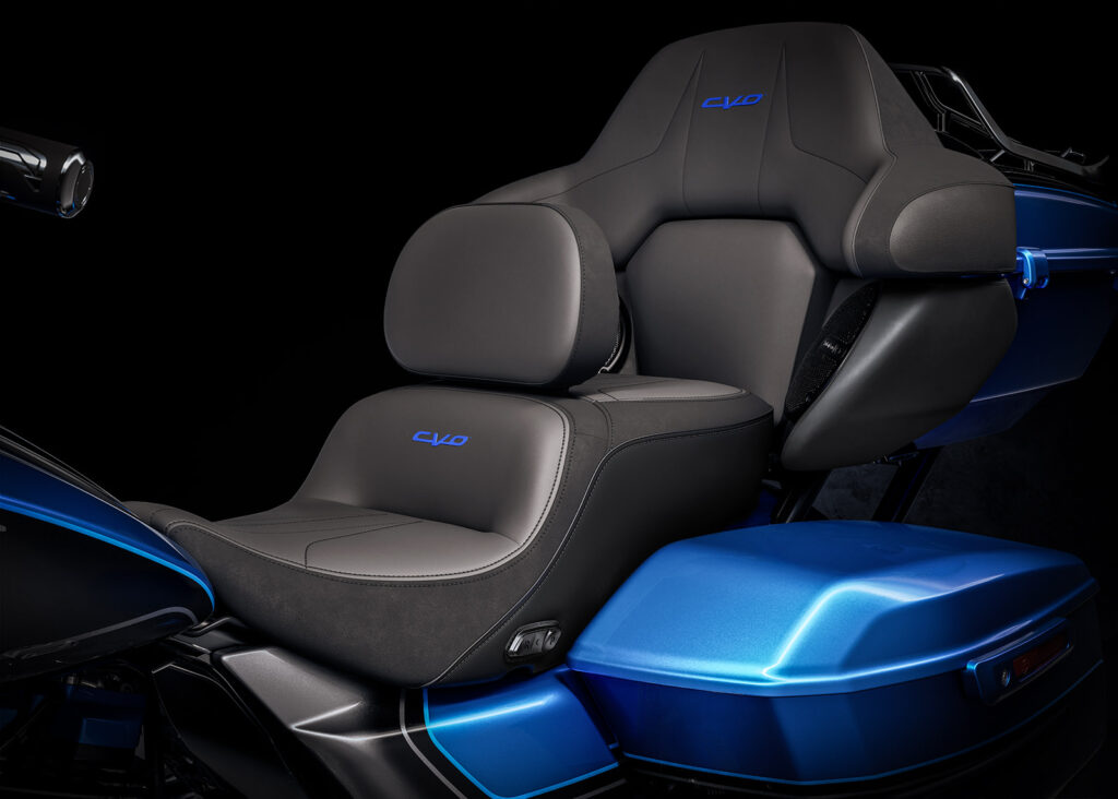 2026-cvo-street-glide-limited-beauty-seats-ls