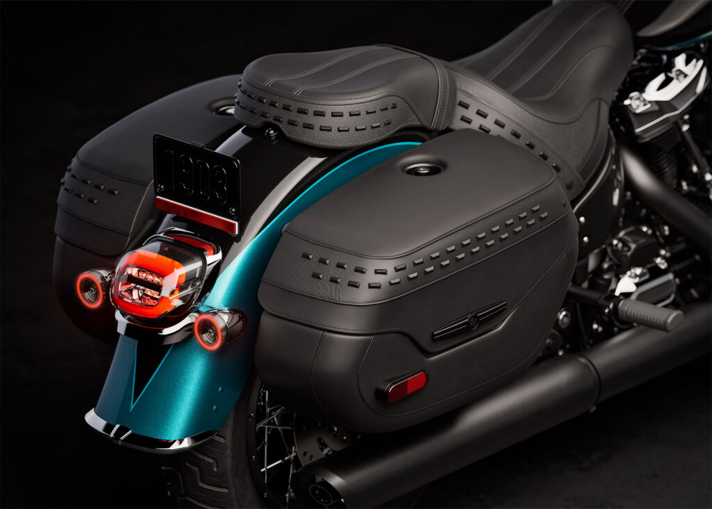 2026-heritage-classic-beauty-saddlebags-ls