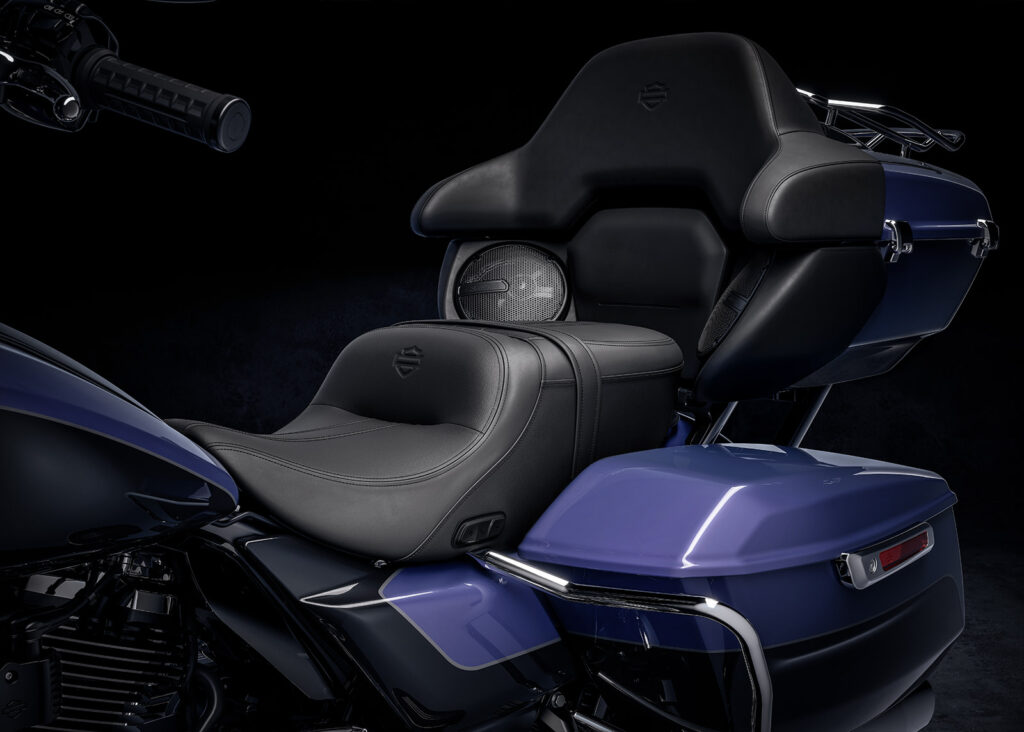 2026-road-glide-limited-beauty-seat-ls