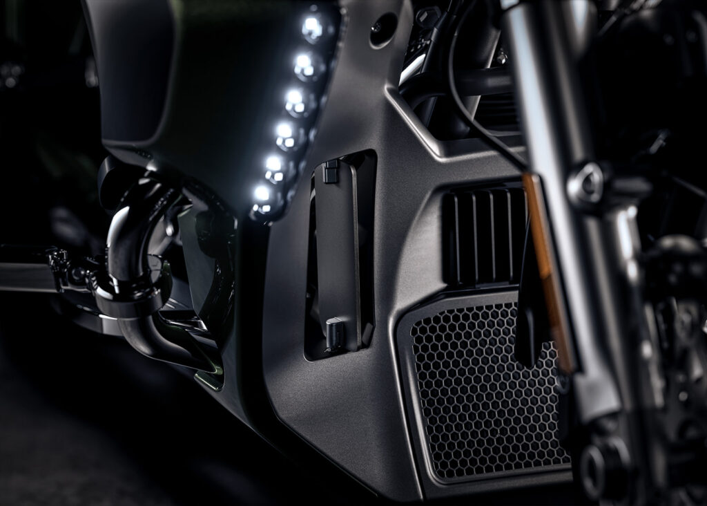 2026-street-glide-3-limited-beauty-fairing-lowers-ls