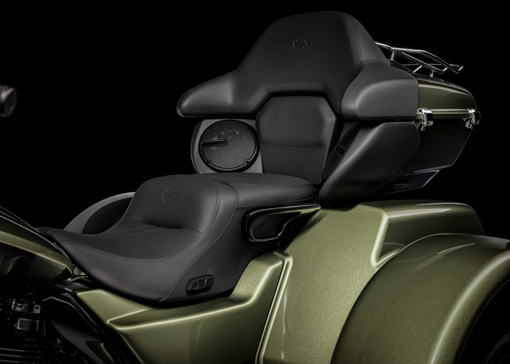 2026-street-glide-3-limited-beauty-seat-ls