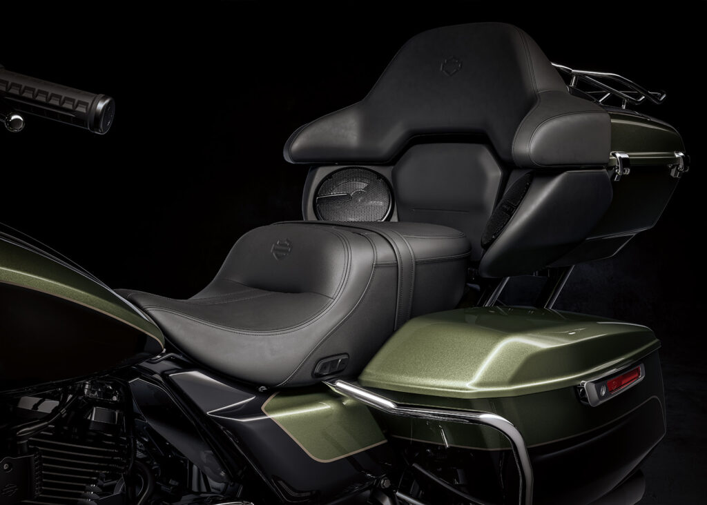 2026-street-glide-limited-beauty-seat-ls